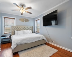 Hele huset/lejligheden Spacious, & Minutes From Downtown: Enjoy Your Dream 3br/2ba Apartment In Chicago (Chicago, USA)