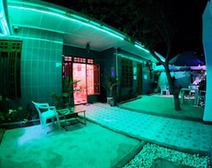 Khách sạn Equity Beach Inn (Guraidhoo, Maldives)