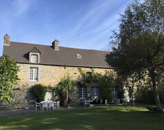 Toàn bộ căn nhà/căn hộ Traditional French Farmhouse In Brittany With Gîte (Saint-Pierre-de-Plesguen, Pháp)