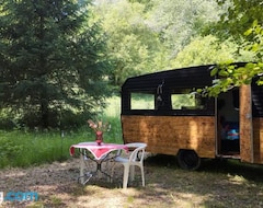 Khu cắm trại La caravane nature (Saint-Julien-le-Petit, Pháp)