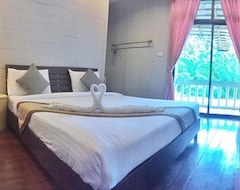 Hotelli Marina Hut Guest House (Koh Lanta City, Thaimaa)