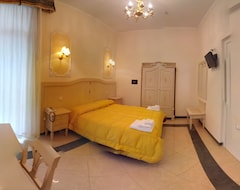 Khách sạn Hotel Cambridge (Rome, Ý)