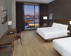 Ac Hotel By Marriott Montreal Downtown (Montreal, Canada)