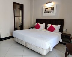 Hotel Living Room By Seasons, Goa (Anjuna, India)