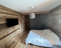 Koko talo/asunto Cozy Chalet With Sauna And Jacuzzi (Les Angles, Ranska)