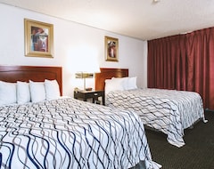 Hotel Sky-palace Inn & Suites Wichita East - 1 King Bed Suite Smoking Oversized (Wichita, USA)