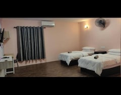Khách sạn Tazrah Roomstay (1 Queen Or 2 Twin Super Single Room) (Kuala Rompin, Malaysia)