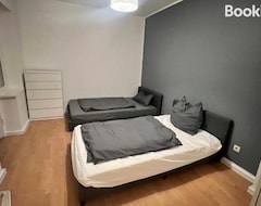 Entire House / Apartment 2,5 Raume 4 Einzelbetten (Krefeld, Germany)