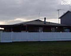 Toàn bộ căn nhà/căn hộ Port Albert Family Retreat 57 Bay Street (Port Albert, Úc)