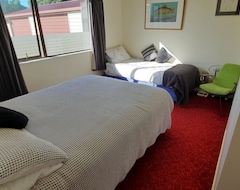 Entire House / Apartment Rakaia Huts Holiday Home (Rakaia, New Zealand)