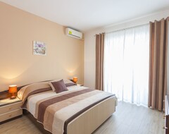 Hotel Apartments & Rooms Alagic (Makarska, Croatia)