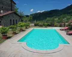 Toàn bộ căn nhà/căn hộ Beautiful Stone Farmhouse, With Large Private Pool And Great Views! Wifi (San Romano in Garfagnana, Ý)
