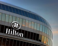 Khách sạn Hilton Frankfurt Airport (Frankfurt, Đức)