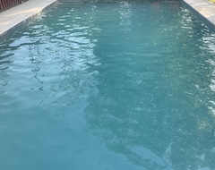 Entire House / Apartment Private Pool! Mid-city Stay! (Baton Rouge, USA)