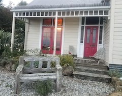 Koko talo/asunto Catlins Country Cottage With Stunning Views (Owaka, Uusi-Seelanti)