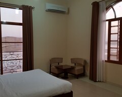 Hotel Al Ayjah Plaza (Sur, Oman)