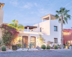 Koko talo/asunto Casa Del Gallo- 2 Br & 2 Ba Home In Loreto Bay- Baja Reimagined! Steps From Community Pool (Loreto, Meksiko)