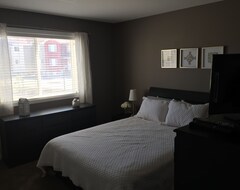 Cijela kuća/apartman Spacious And Bright - Location! (Regina, Kanada)