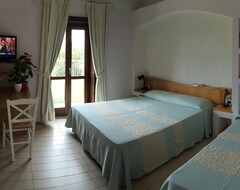Hotel Cala Reale (Stintino, Italy)