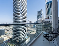 Khách sạn Luxe Apartments Near Dubai Mall, Burj Khalifa - Pool, Gym, & Parking By Sojo Stay (Dubai, Các tiểu vương quốc Ả Rập Thống Nhất)