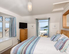Cijela kuća/apartman Deep Blue Shore - large luxury holiday home, 60m from the beach (Looe, Ujedinjeno Kraljevstvo)
