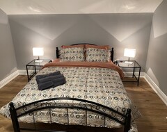 Toàn bộ căn nhà/căn hộ The Annex ; A Cosy 3 Bedroom Abode (Brantford, Canada)