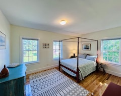 Entire House / Apartment Beautiful Apartment Centrally Located On The Scenic Island Of North Haven (Vinalhaven, USA)