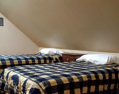 Toàn bộ căn nhà/căn hộ Welcome To The Lakefront Chalet. 2 Bedroom, Sleeps 8 (Johannesburg, Hoa Kỳ)