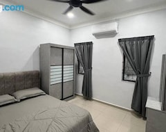 Entire House / Apartment Sunlight Homestay Selandar Melaka (Batang Melaka, Malaysia)