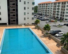 Tüm Ev/Apart Daire Inap Kayangan @ Puncak Alam With Swimming Pool (Kuala Selangor, Malezya)