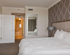 Khách sạn Fontainebleau Hotel Ocean View 1 Bedroom Suite (Miami Beach, Hoa Kỳ)