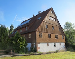 Koko talo/asunto New! Apartment With An Artistic Flair Near Nature Park Nordschwarzwald New! (Baiersbronn, Saksa)