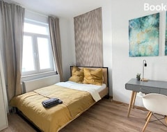 Hele huset/lejligheden 150qm - 5 Rooms - Stylish - Free Parking - Smart Tv - Mallibase Apartment (Hannover, Tyskland)