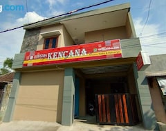 Hotelli Wisma Kencana Guesthouse (Surakarta, Indonesia)