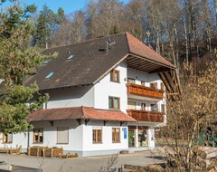 Toàn bộ căn nhà/căn hộ Spacious Apartment Ferienwohnung Maria In Rural Area With Wi-fi & Balcony; Parking Available (Hohenfels, Đức)