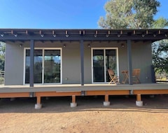 Casa rural Peaceful New Tiny Home On Farm, Steps To Wineries! (Escondido, ABD)