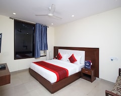 OYO 6495 Hotel Eden Greens (Gurgaon, Indija)