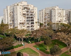 Koko talo/asunto Cozy Apartment With Good Vibe (Ashdod, Israel)