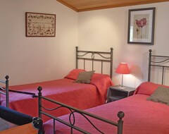 Toàn bộ căn nhà/căn hộ 5 Bedroom Accommodation In La Bastide (La Bastide, Pháp)