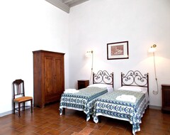 Toàn bộ căn nhà/căn hộ Villa In Scarperia With 4 Bedrooms Sleeps 8 (Scarperia, Ý)