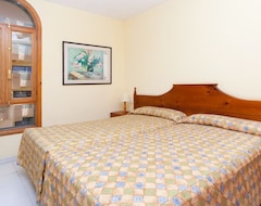 Hotel Playaolid Suites & Apartments (Costa Adeje, Spain)