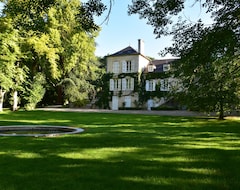 Toàn bộ căn nhà/căn hộ Large Family Home Near Bourges (Berry-Bouy, Pháp)