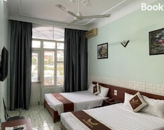 Hotelli Hoa Binh Hotel (Hong Gai, Vietnam)