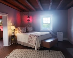 Casa rural The Red Pump Inn~est. 1812, One Bedroom Farmhouse (Troy, Hoa Kỳ)