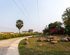 Khách sạn Iron Resort&hotel (Phitsanulok, Thái Lan)