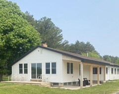 Casa rural Freshly Remodeled Farmhouse On 120 Acres- 20 Minutes From Traverse City (Kingsley, Sjedinjene Američke Države)