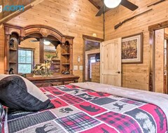 Entire House / Apartment Secluded Log Cabin With 2 Decks And Lake Access (Elizabeth, USA)