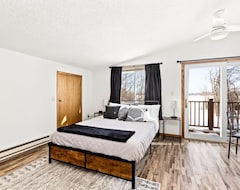 Koko talo/asunto Hot Tublakefrontdomenear Duluthsleeps 10 (Hermantown, Amerikan Yhdysvallat)