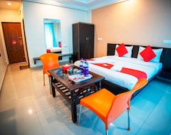 Khách sạn OYO 13151 Hotel Om Palace (Lonavala, Ấn Độ)