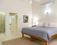 Hotel Choose To Be Happy At Surbiton Square - Two Bedroom Townhouse (Kingston, Jamaica)